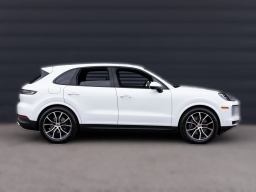 Porsche Cayenne Base AWD 2026