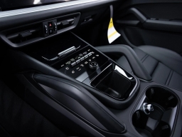 Porsche Cayenne Base AWD 2026