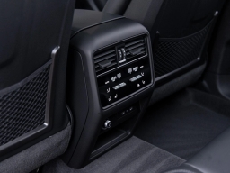 Porsche Cayenne Base AWD 2026