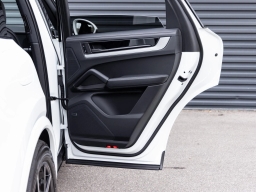 Porsche Cayenne Base AWD 2026