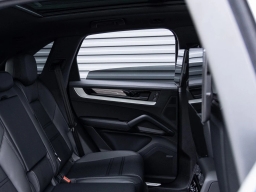 Porsche Cayenne Base AWD 2026
