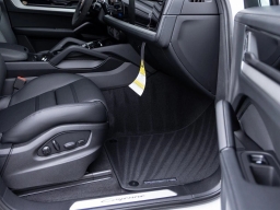 Porsche Cayenne Base AWD 2026