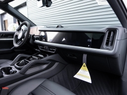 Porsche Cayenne Base AWD 2026