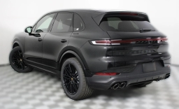 Porsche Cayenne Base AWD 2026