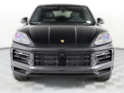 Porsche Cayenne Base AWD 2026