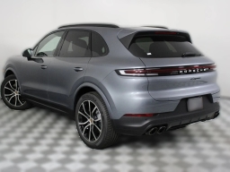 Porsche Cayenne Base AWD 2026