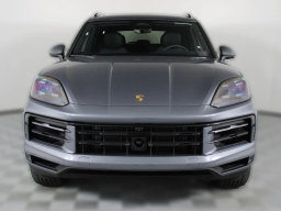 Porsche Cayenne Base AWD 2026