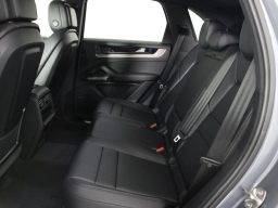 Porsche Cayenne Base AWD 2026