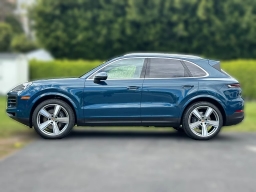 Porsche Cayenne Base AWD 2026