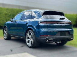 Porsche Cayenne Base AWD 2026