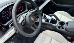 Porsche Cayenne Base AWD 2026