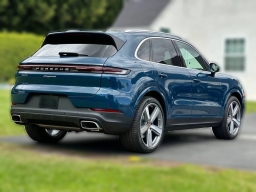 Porsche Cayenne Base AWD 2026