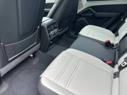 Porsche Cayenne Base AWD 2026