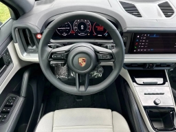 Porsche Cayenne Base AWD 2026