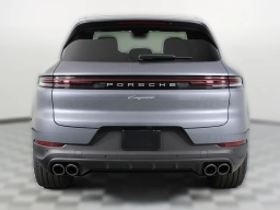 Porsche Cayenne Base AWD 2026