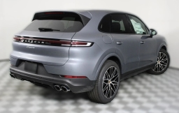 Porsche Cayenne Base AWD 2026