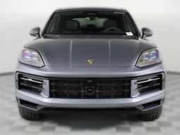 Porsche Cayenne Base AWD 2026