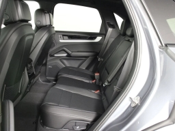 Porsche Cayenne Base AWD 2026