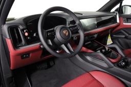 Porsche Cayenne Base AWD 2026