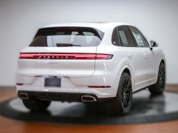 Porsche Cayenne Base AWD 2026