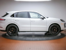 Porsche Cayenne Base AWD 2026
