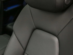 Porsche Cayenne Base AWD 2026