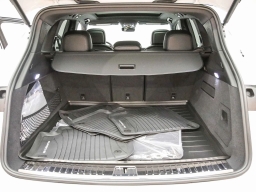 Porsche Cayenne Base AWD 2026