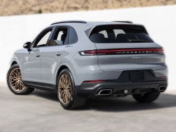Porsche Cayenne Base AWD 2026