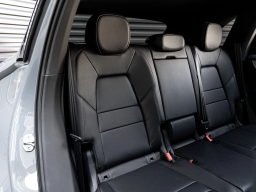 Porsche Cayenne Base AWD 2026