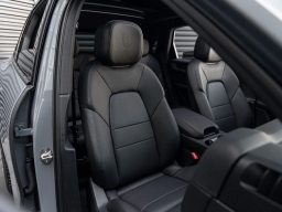 Porsche Cayenne Base AWD 2026