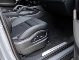 Porsche Cayenne Base AWD 2026