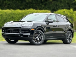 Porsche Cayenne Base AWD 2026