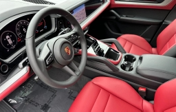 Porsche Cayenne Base AWD 2026
