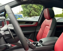 Porsche Cayenne Base AWD 2026