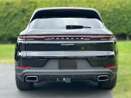 Porsche Cayenne Base AWD 2026