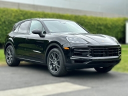 Porsche Cayenne Base AWD 2026