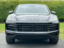 Porsche Cayenne Base AWD 2026