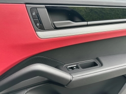 Porsche Cayenne Base AWD 2026