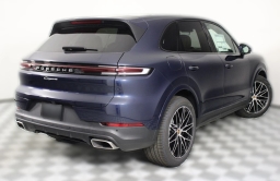 Porsche Cayenne Base AWD 2026