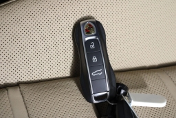 Porsche Cayenne Base AWD 2026