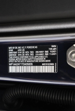 Porsche Cayenne Base AWD 2026