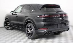 Porsche Cayenne Base AWD 2026