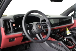 Porsche Cayenne Base AWD 2026