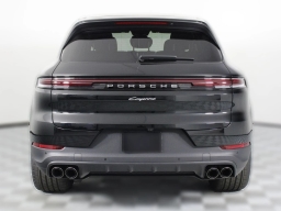 Porsche Cayenne Base AWD 2026