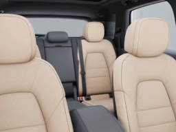 Porsche Cayenne Base AWD 2026