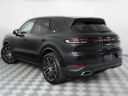 Porsche Cayenne Base AWD 2026