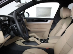 Porsche Cayenne Base AWD 2026
