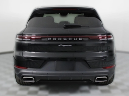 Porsche Cayenne Base AWD 2026