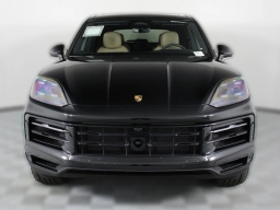 Porsche Cayenne Base AWD 2026