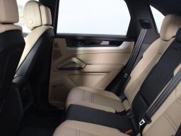 Porsche Cayenne Base AWD 2026
